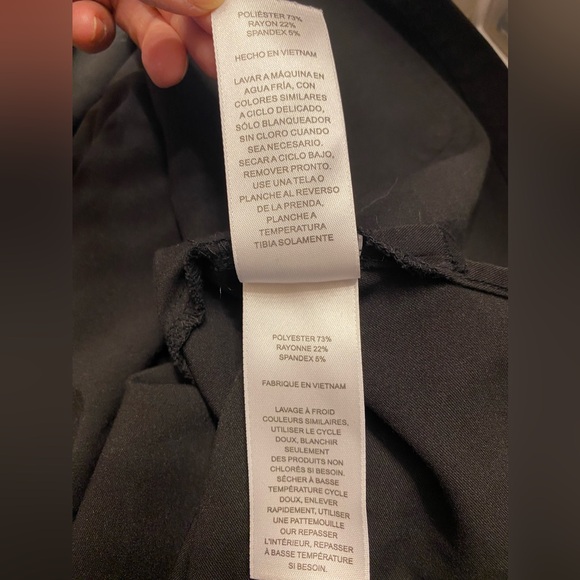 Koi Sapphire 2 piece scrub set black top is XL, pants are L. - Picture 5 of 16